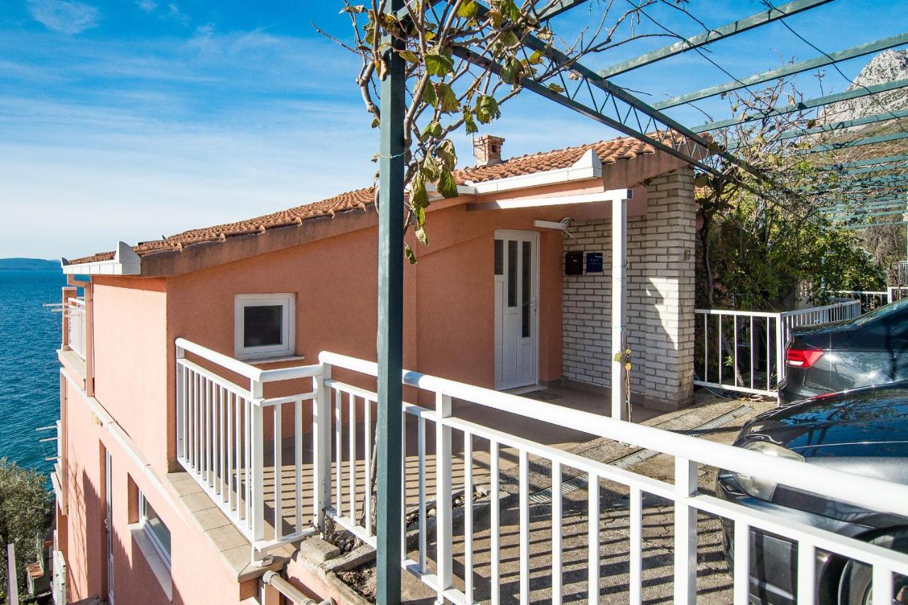 Lemon Tree Apartment *