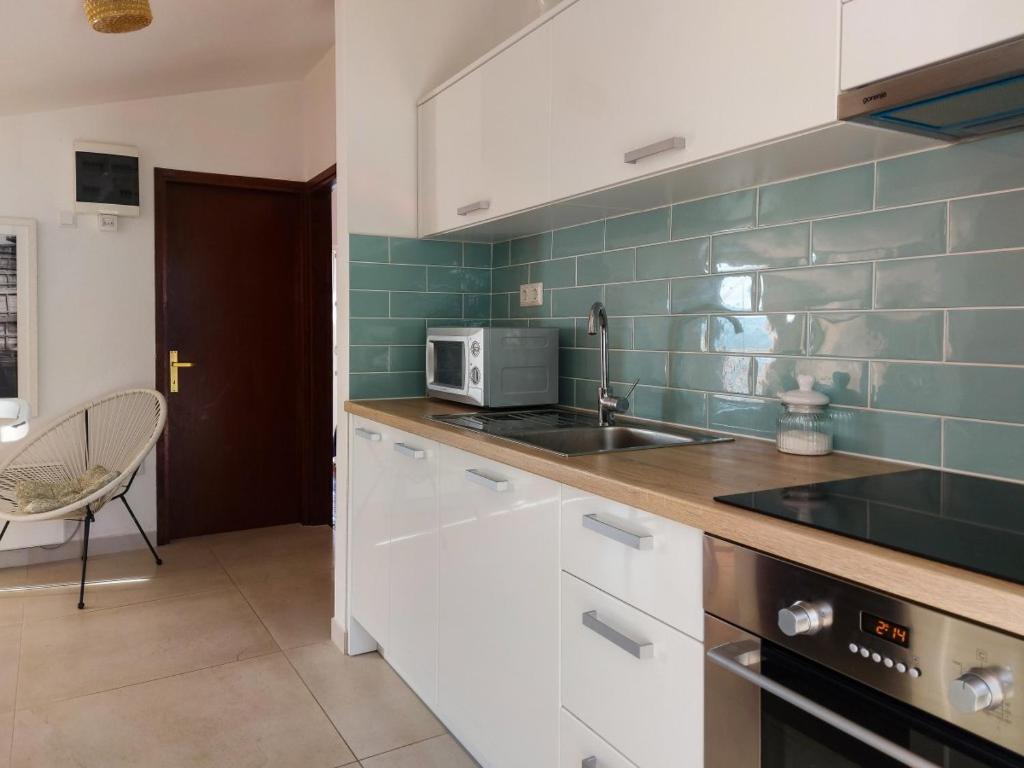 Lemon Tree Apartment *